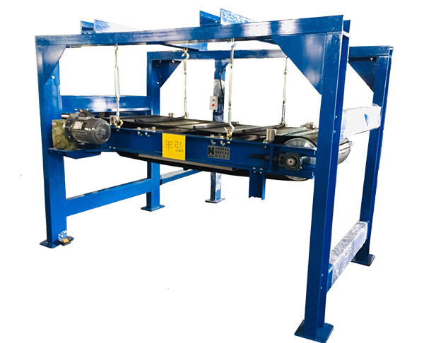 Overbelt magnetic separator on the moving conveyor