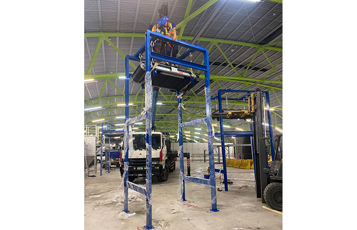 底渣处理场现场之立式磁选机 