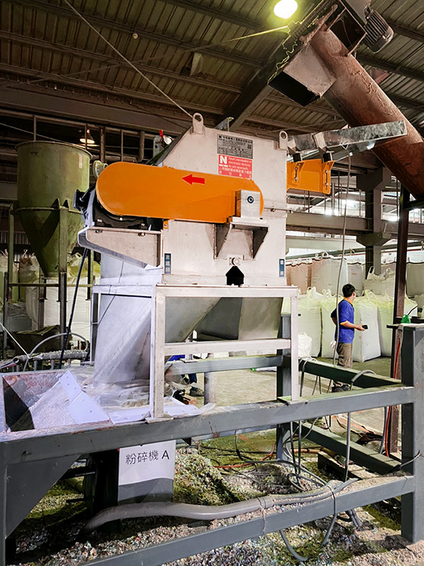 PET, PET bottles, bottle flakes recycling, the industry’s biggest issue: improving the separation efficiency of non-ferrous metals.