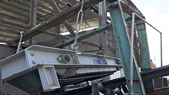 Steelmaking bottom slag recovery system